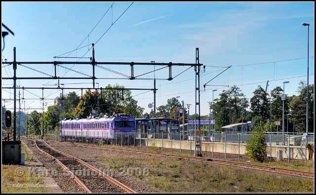 file0027.jpg - Pågatågsstationen i Höör ska flyttas till spåret på andra sidan stängslet.